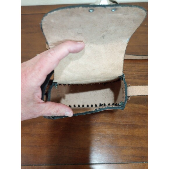 Black Flowered Hand Tooled Leather Purse - Picture 4 of 5